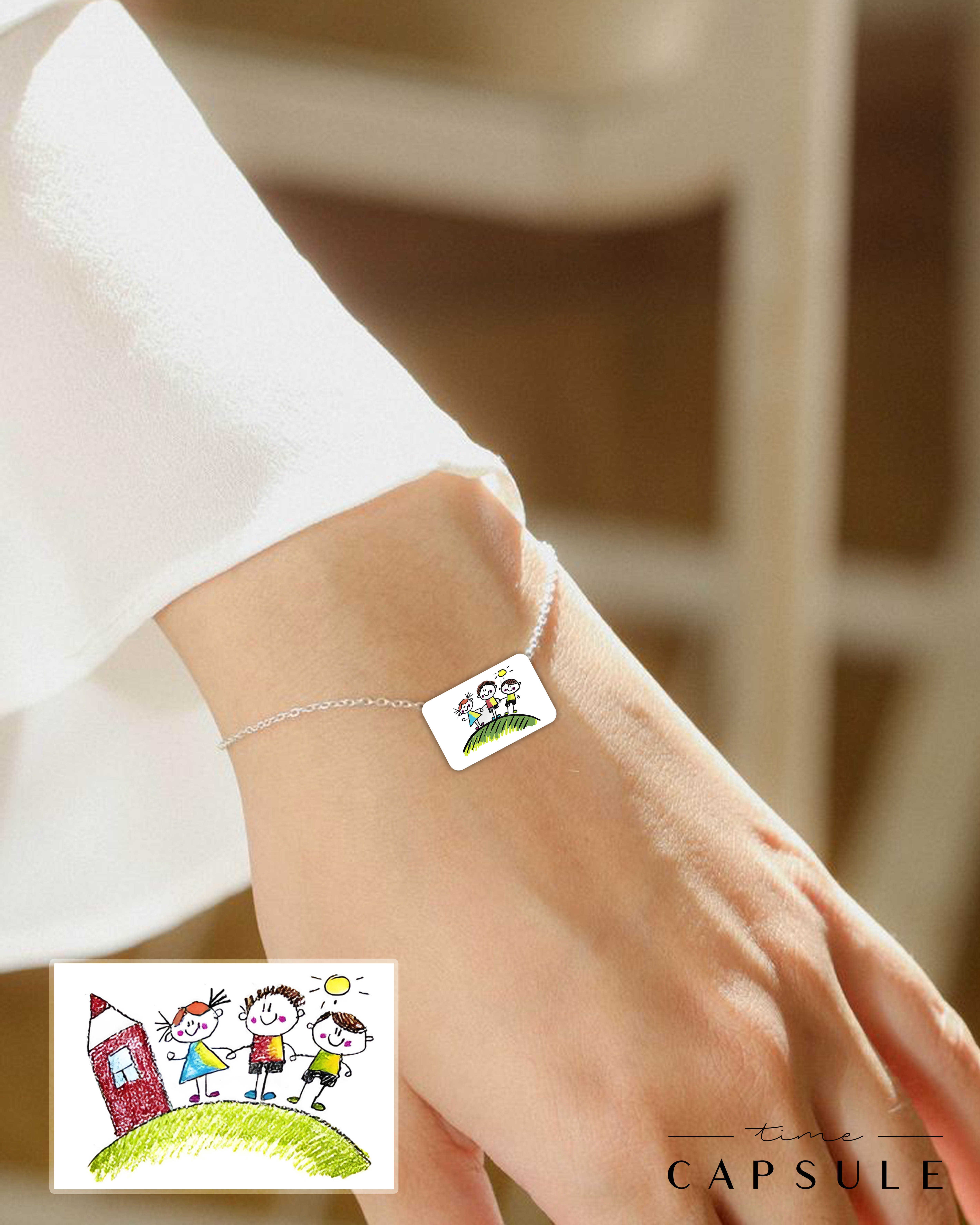 3 პერსონიანი ფერადი სამაჯური ნახატიდან მართკუთხედ ფირფიტაზე