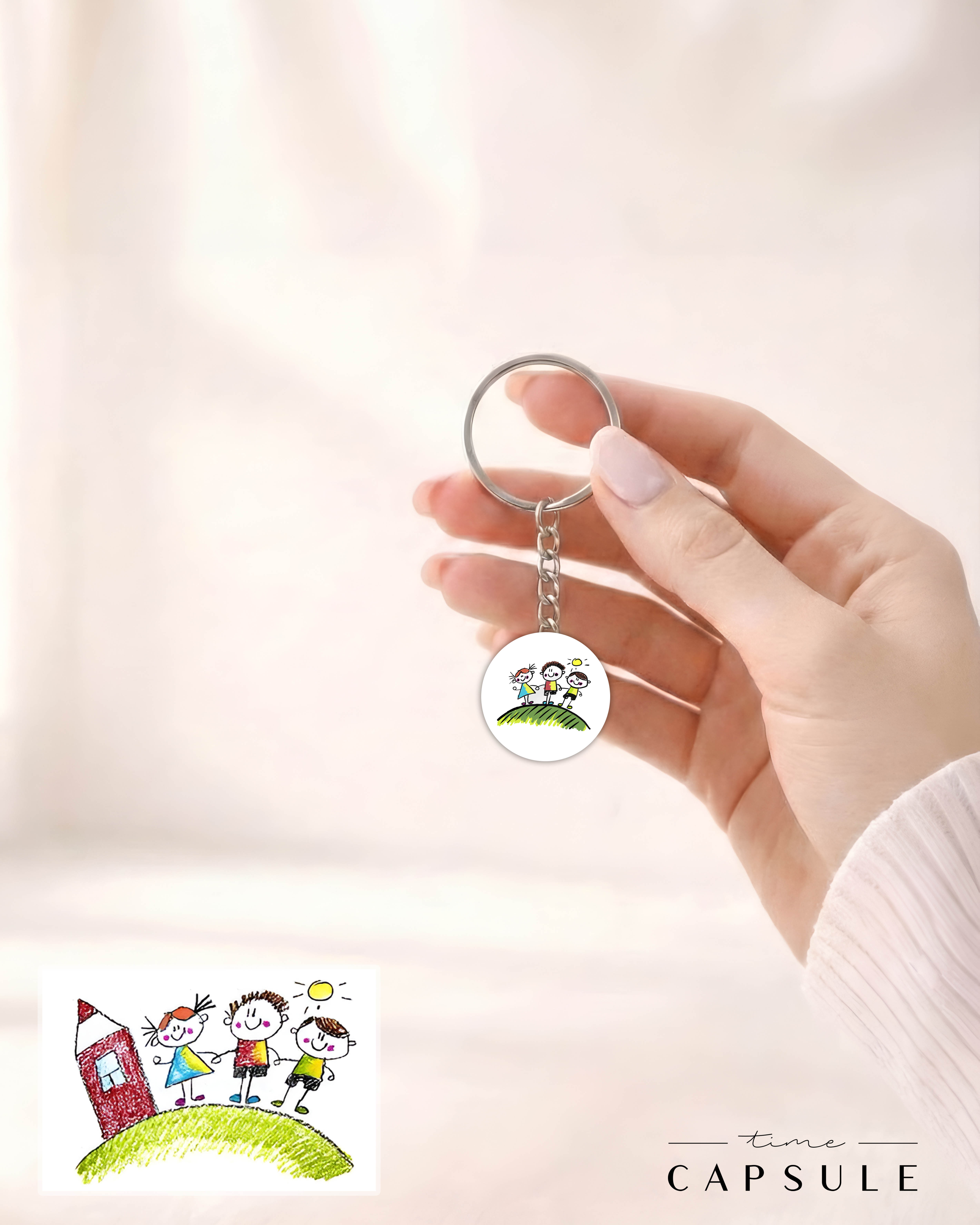 3 პერსონიანი ფერადი ბრელოკი ნახატიდან მრგვალ ფირფიტაზე